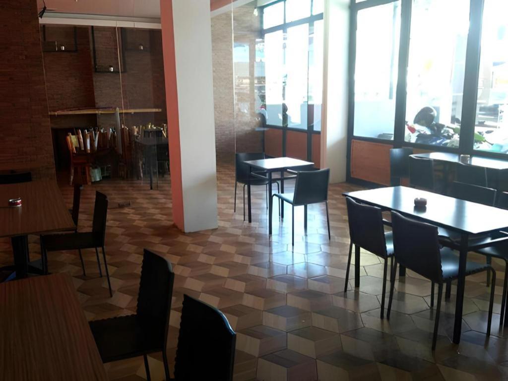 Mira Hotel Banjarmasin  Eksteriør bilde